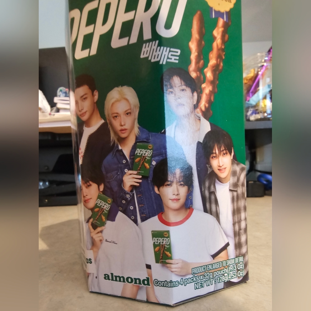 Large Stray Kids Pepero box sealed - Picture 3 of 4
